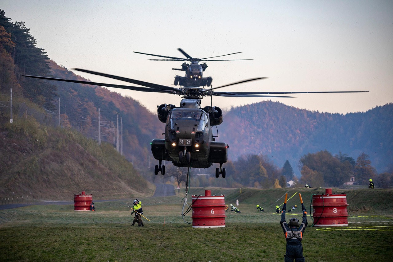 helicopter firefighting rescue team 6768426