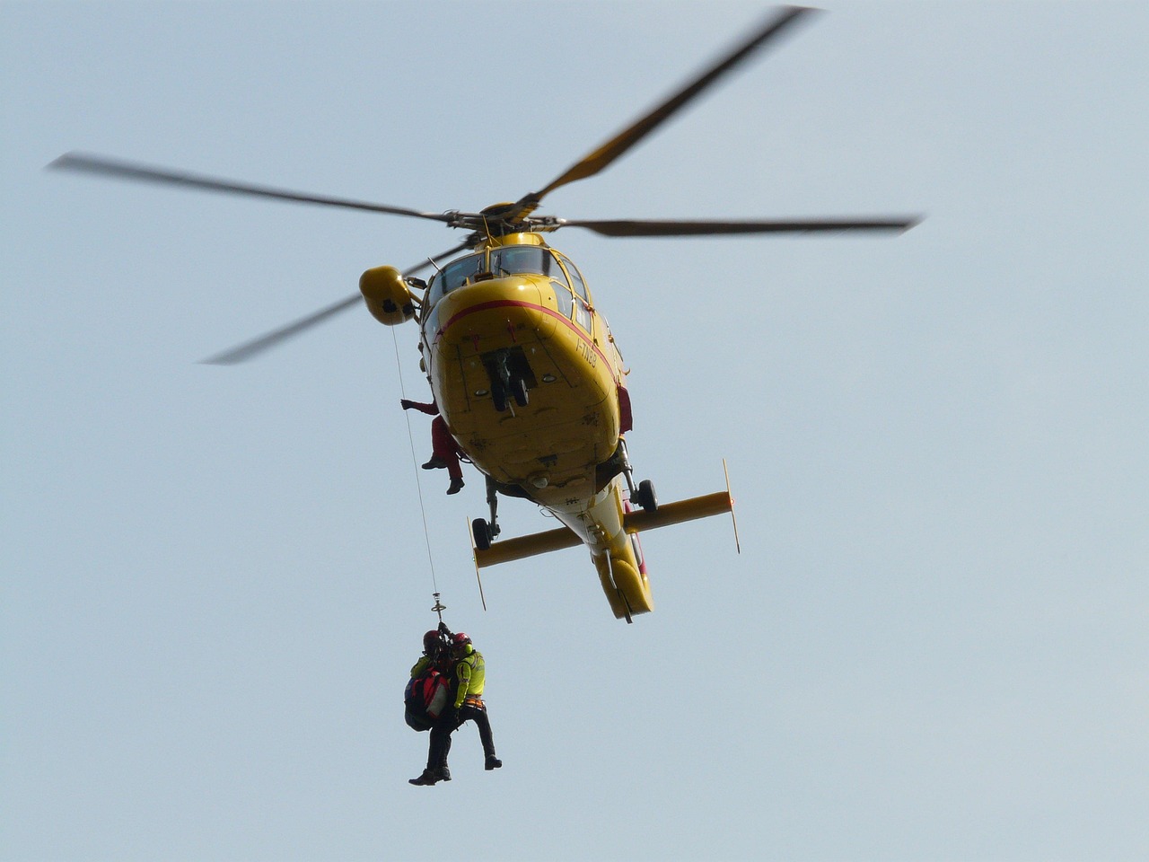 helicopter rescue operation 7094