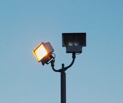 Czołówka LED w góry – tryby świecenia i czas pracy na baterii