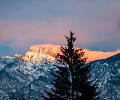Nocleg w górach – wybór miejsca, przepisy i logistyka biwaku