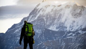 Kamizelka asekuracyjna w górach – kiedy i jak ją stosować