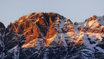 Ochrona przed słońcem w górach – filtry UV a wysokość n.p.m.