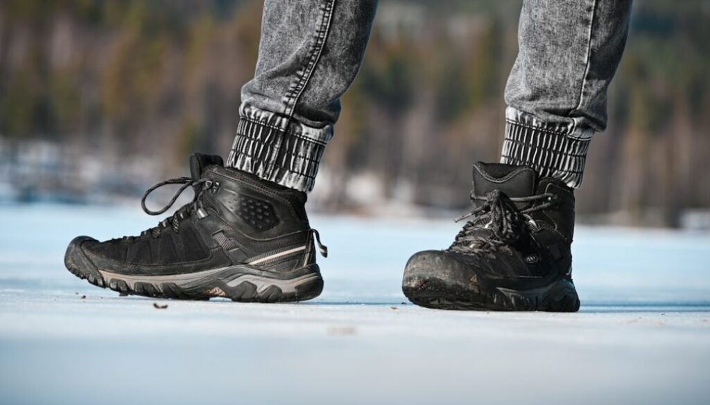 Skarpetki trekkingowe – jak wpływają na komfort i bezpieczeństwo